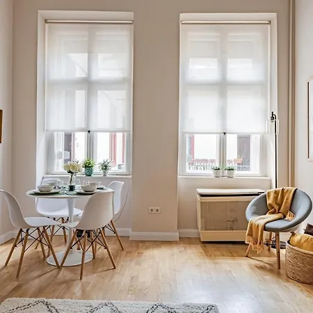 Anita's Apartment- Cosy In The Heart Of